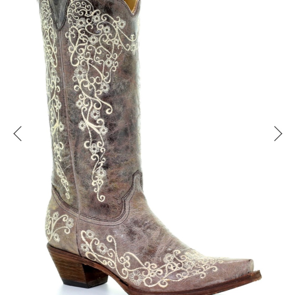 Corral boots